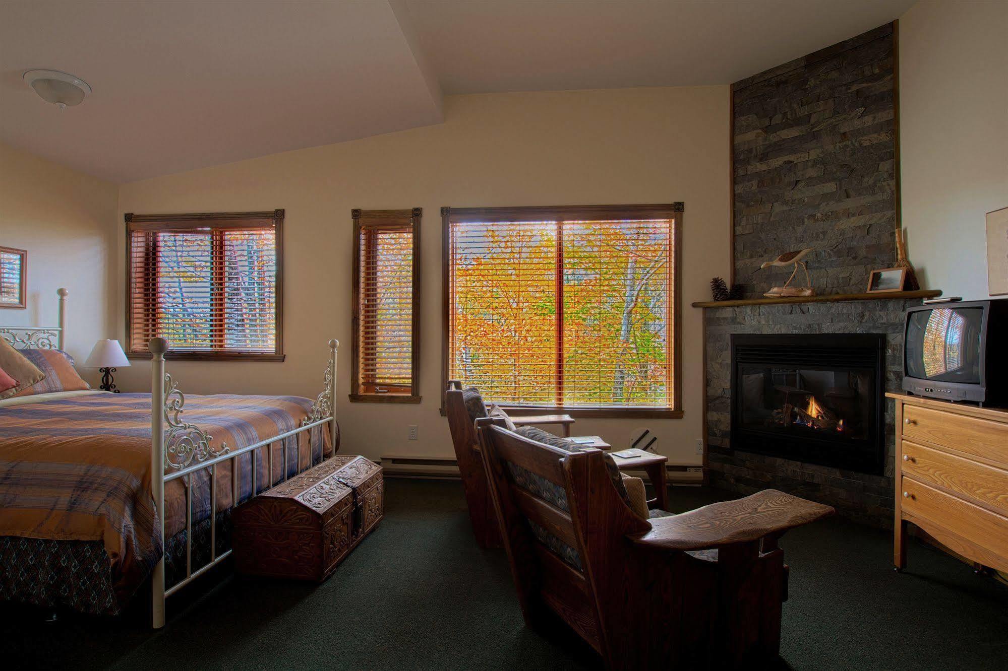 Auberge Le Lupin-Self Check-In Mont-Tremblant Kültér fotó